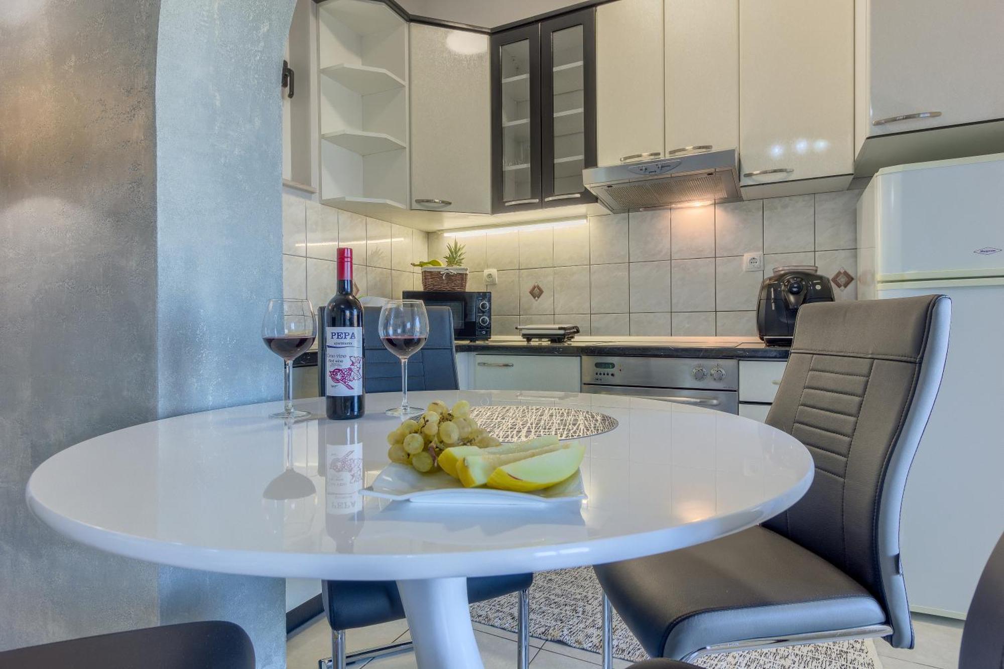Apartments Pepa Podstrana Room photo